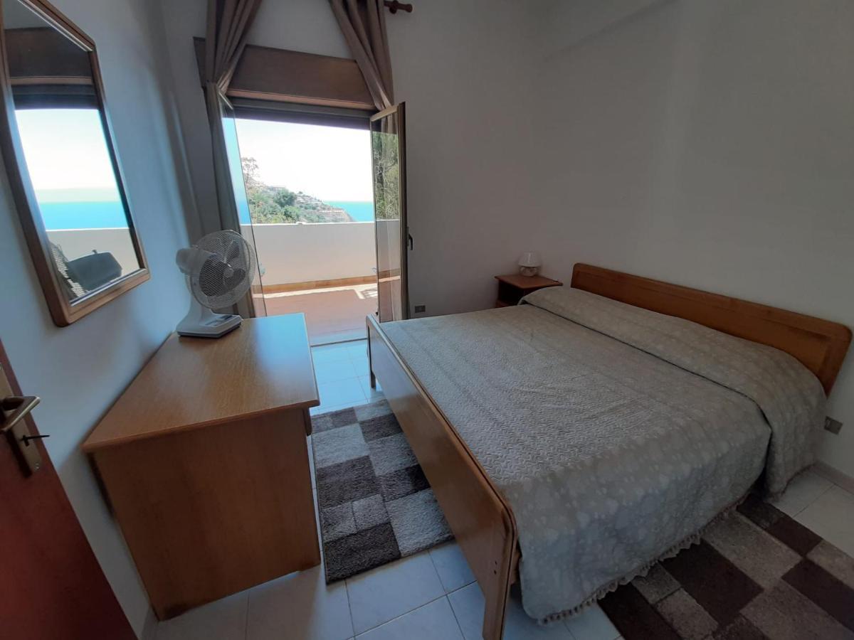 Nuova Casa Giulia Apartment Letojanni Ngoại thất bức ảnh