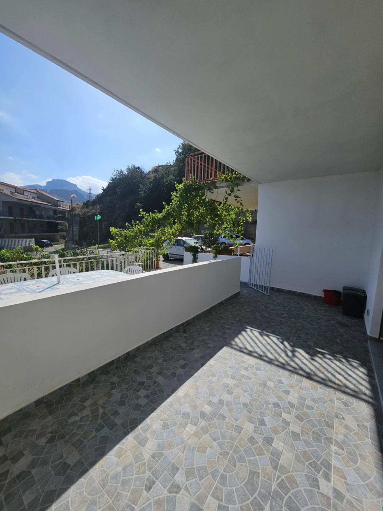 Nuova Casa Giulia Apartment Letojanni Ngoại thất bức ảnh