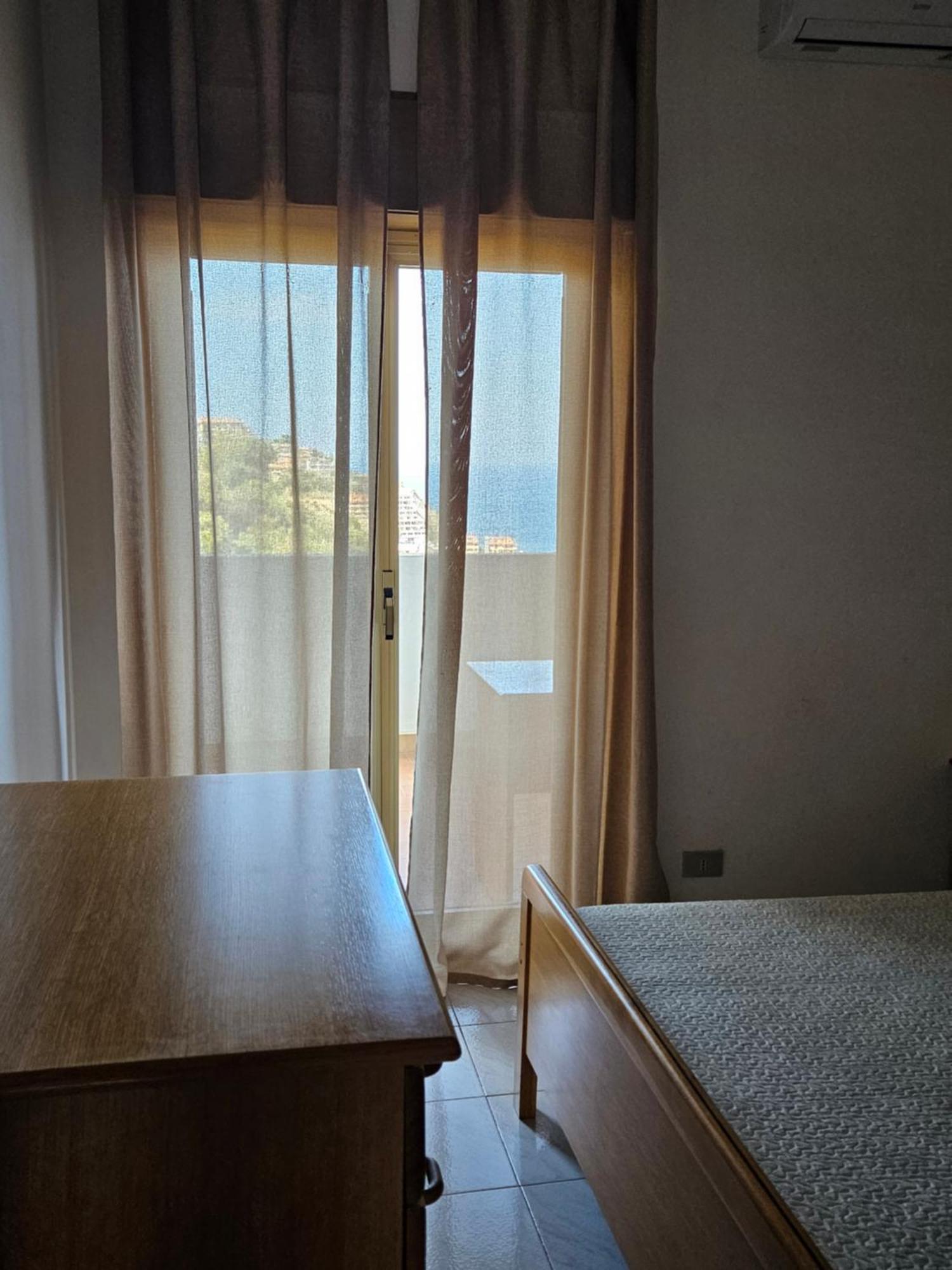 Nuova Casa Giulia Apartment Letojanni Ngoại thất bức ảnh